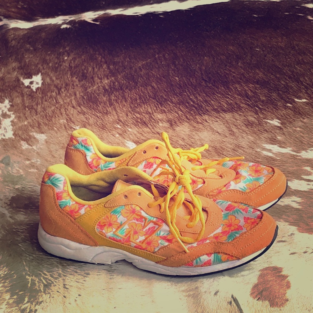 Men’s New Balance sneakers